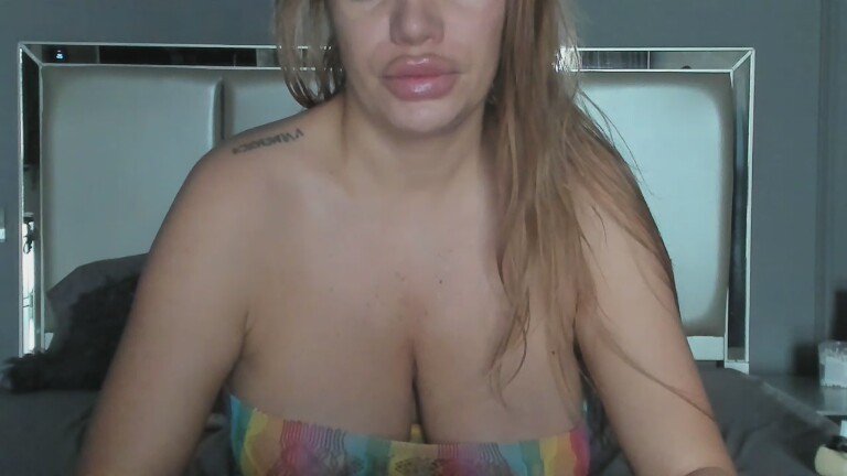 BabbyyPam's Streamate show and profile