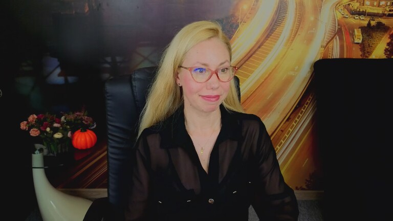 SofiaChastain's Streamate show and profile