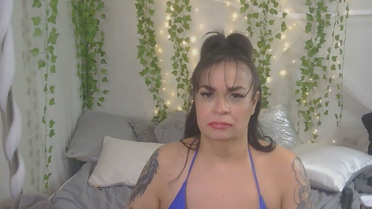 JulezMaria's Streamate show and profile